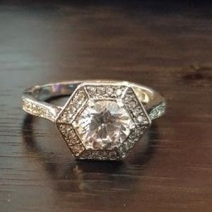 Womens ring